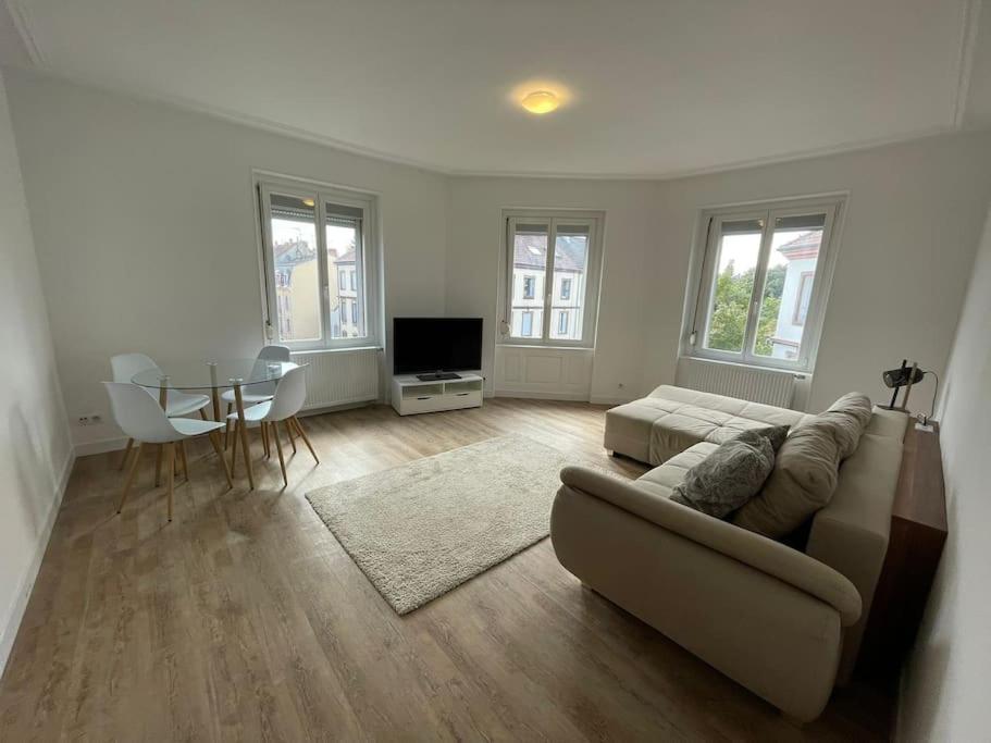 Mulhouse, Urban Family Nest Apartment Bagian luar foto